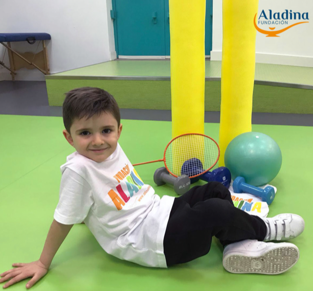 FundAladina's tweet photo. ¿Hoy has ido al #gimnasio? Nuestros aladinos sí, gracias al #programa de #ActividadFïsica y #Salud que minimiza los #EfectosSecundarios de los tratamientos que reciben y ayuda a eliminar todas las toxinas.

También les permite conectar y hacer amigos ¿puede haber mejor plan? https://t.co/oG9ZqUdjLS