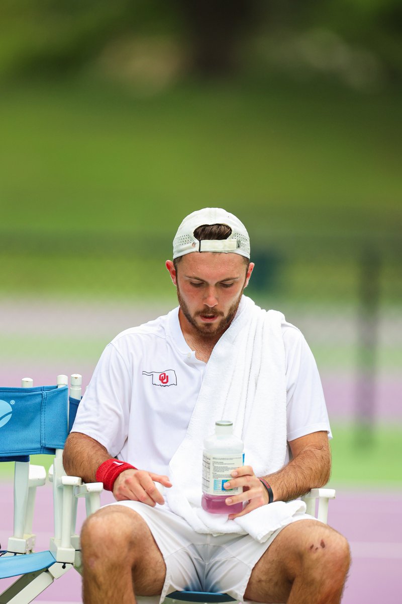OU_MTennis's tweet photo. Proud of 𝗼𝘂𝗿 𝗰𝗮𝗽𝘁𝗮𝗶𝗻. 

Mason Beiler's season comes to a close at the NCAA Men's Singles Championship. 

Thank you for everything, Mason! https://t.co/R7Jqxwdqlq