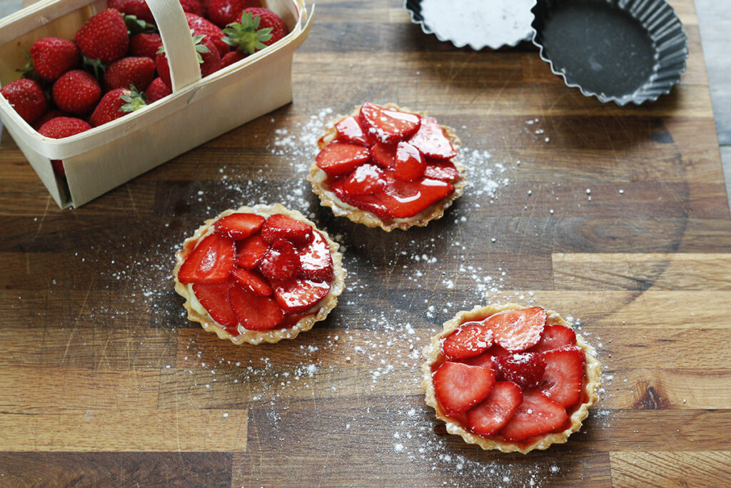 HeleneDelizioso's tweet photo. Tartelettes aux fraises express - https://t.co/V77Bm7Bx5u - #recette - #food https://t.co/tK1hbJ8AX7