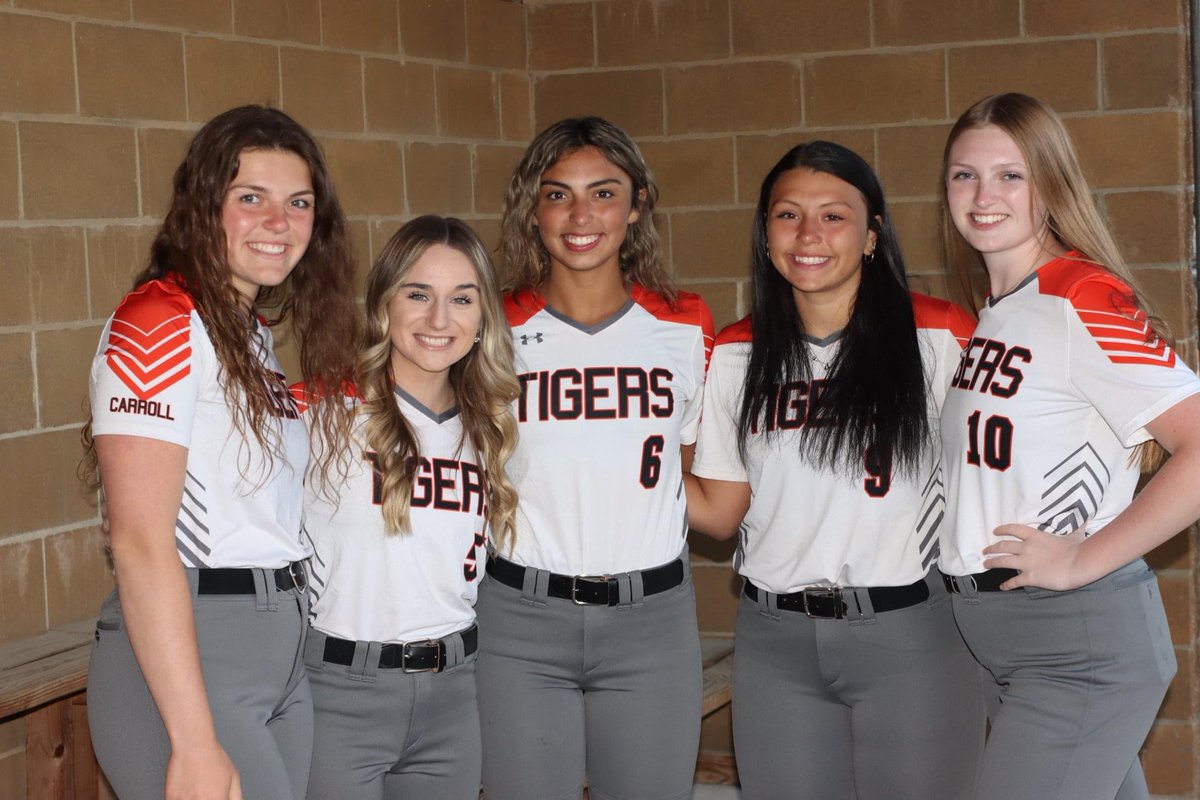 Carroll Tiger Softball (@_tigersoftball_) on Twitter photo 🐯GAME #1🐯
🥎9th/JV/V
🗓️Monday, May 23rd
⏰4:30pm/5:30pm/7:15pm
🆚Gilbert Tigers <a href="/_gilbertsb/">Gilbert HS Softball</a>
📍Carroll Softball Stadium
<a href="/TigerVisionCHS/">Tiger Vision</a> <a href="/huskerblankman/">jeff blankman</a> 🐯GAME #1🐯
🥎9th/JV/V
🗓️Monday, May 23rd
⏰4:30pm/5:30pm/7:15pm
🆚Gilbert Tigers <a href="/_gilbertsb/">Gilbert HS Softball</a>
📍Carroll Softball Stadium
<a href="/TigerVisionCHS/">Tiger Vision</a> <a href="/huskerblankman/">jeff blankman</a>