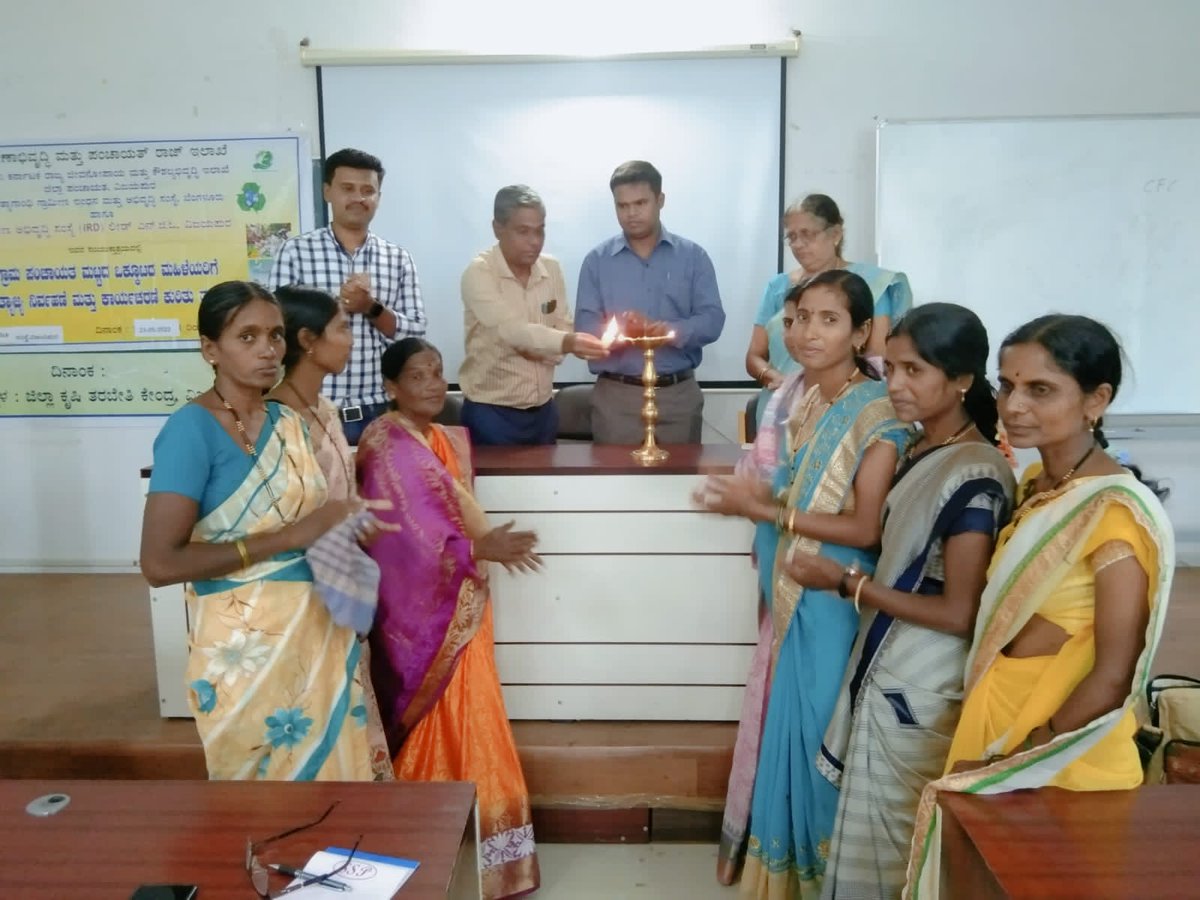 ForIrd's tweet photo. Solid Waste Management (SWM): Today inaugurated 9th batch 5 days Solid Waste Management training for SHG women at DATC Vijayapur.
#ngo #nonprofit #SWM #wastemanagement #zpvijayapura #solidwastemanagement #rudset https://t.co/pStqf7WMvI