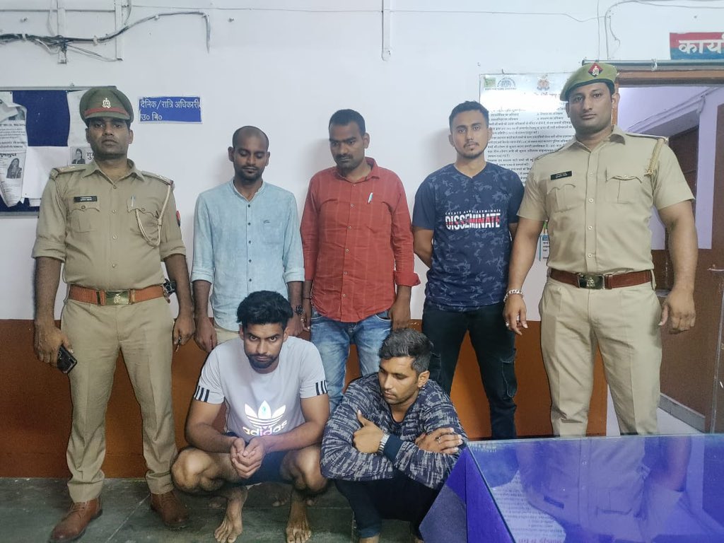 upcopsachin's tweet image. #UPSI भर्ती में आज फिर #LucknowPolice ने 11 को अनुचित साधन 
प्रयोग के सम्बंध में पकड़ा है।

#GoodWorkUPP