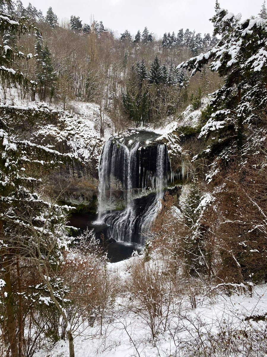 legistotor's tweet photo. De l’Auvergne pour les yeux 🌋 https://t.co/GalBoxbBVR