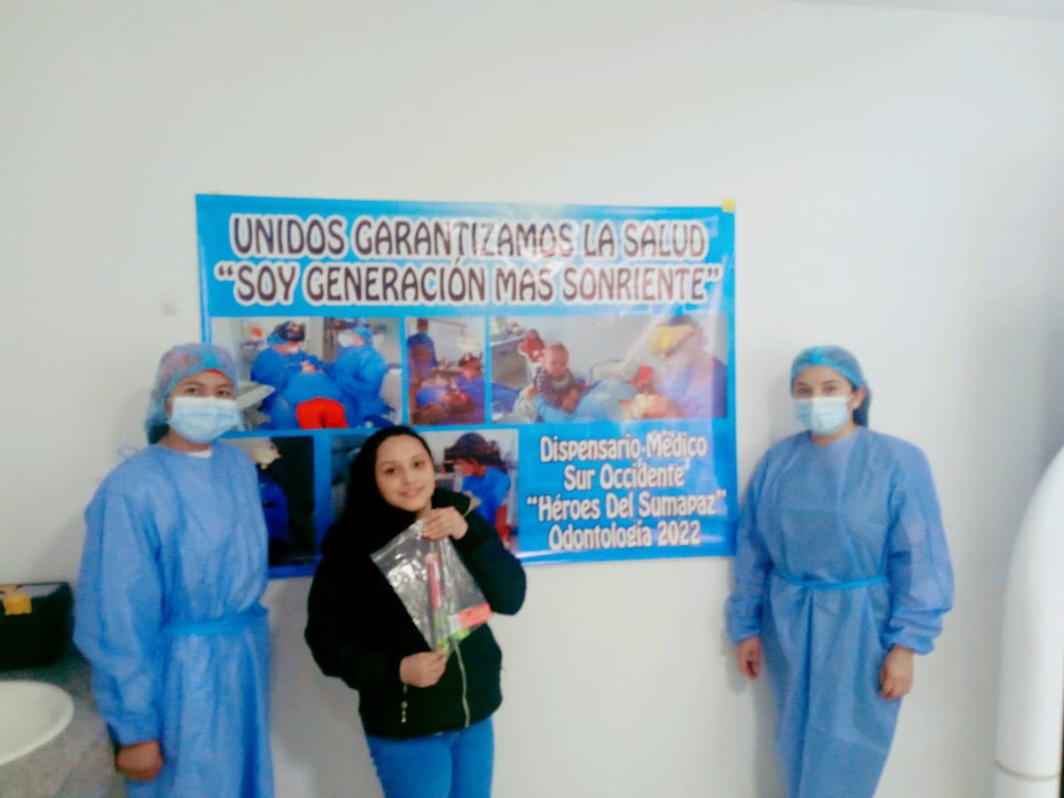 Ejercito_Disan's tweet photo. El equipo multidisciplinario de Odontología del #DMSOC, continúa desarrollando actividades dentro del marco de la campaña: “Unidos garantizamos la salud - Soy generación más sonriente” en donde se encuentran entregando más de 100 kits para usuarios fomentando el cuidado bucal. https://t.co/k3Dt64fOh3