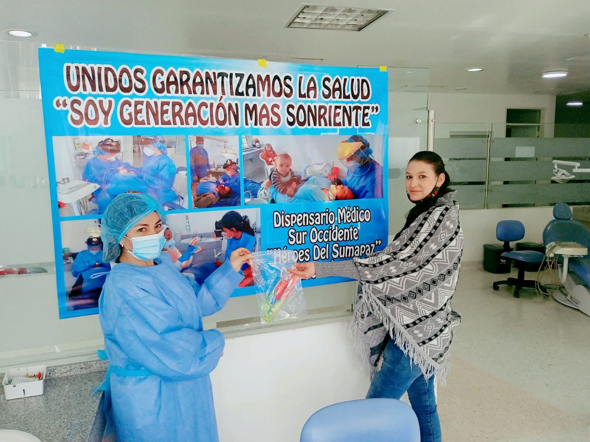 Ejercito_Disan's tweet photo. El equipo multidisciplinario de Odontología del #DMSOC, continúa desarrollando actividades dentro del marco de la campaña: “Unidos garantizamos la salud - Soy generación más sonriente” en donde se encuentran entregando más de 100 kits para usuarios fomentando el cuidado bucal. https://t.co/k3Dt64fOh3
