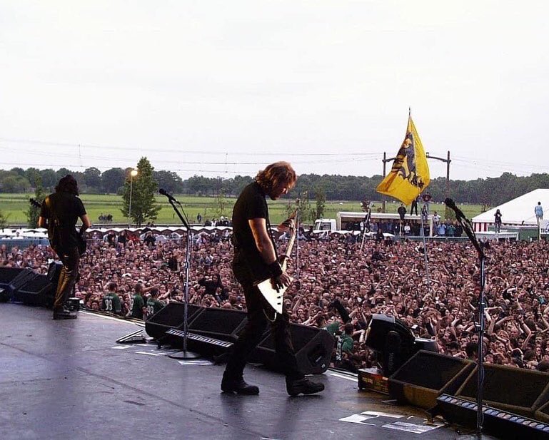 MetSince1981's tweet photo. 📸 @Metallica: Presentación en el “Dynamo Open Air” en Landgoed Gulbergen de Eindhoven, Holanda 🇳🇱 23 de Mayo 1999.
#Metallica #DynamoOpenAir #DynamoOpenAir99 #TheGarageRemainsTheSame #FifthMember #MetFans #MetFamily #METALLICAMetalUpYourAss🗡🚽 https://t.co/9kRSZgizqX
