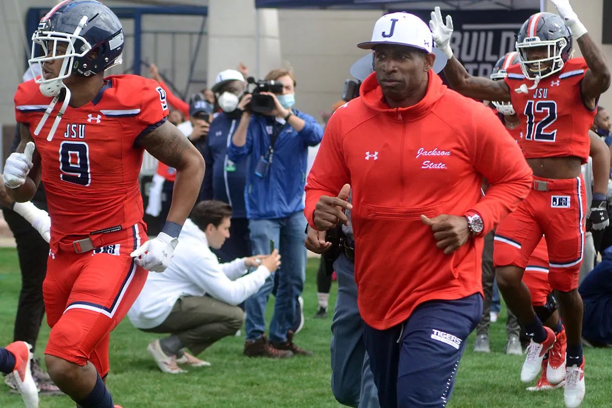 NBoulieu23's tweet photo. After a great conversation with @CoachHartJSU I am blessed to receive an offer from Jackson State University @GoJSUTigersFB @TheCoachPaul7 @Coach_Muhammed @coachqwalker @BHoward_11 @CoachWhitmire @The_QuincyD @TrustMyEyesO @MrJDavis96 @TexasSpotlight_  @LoneStarPrepsTX https://t.co/EMz7YXup49
