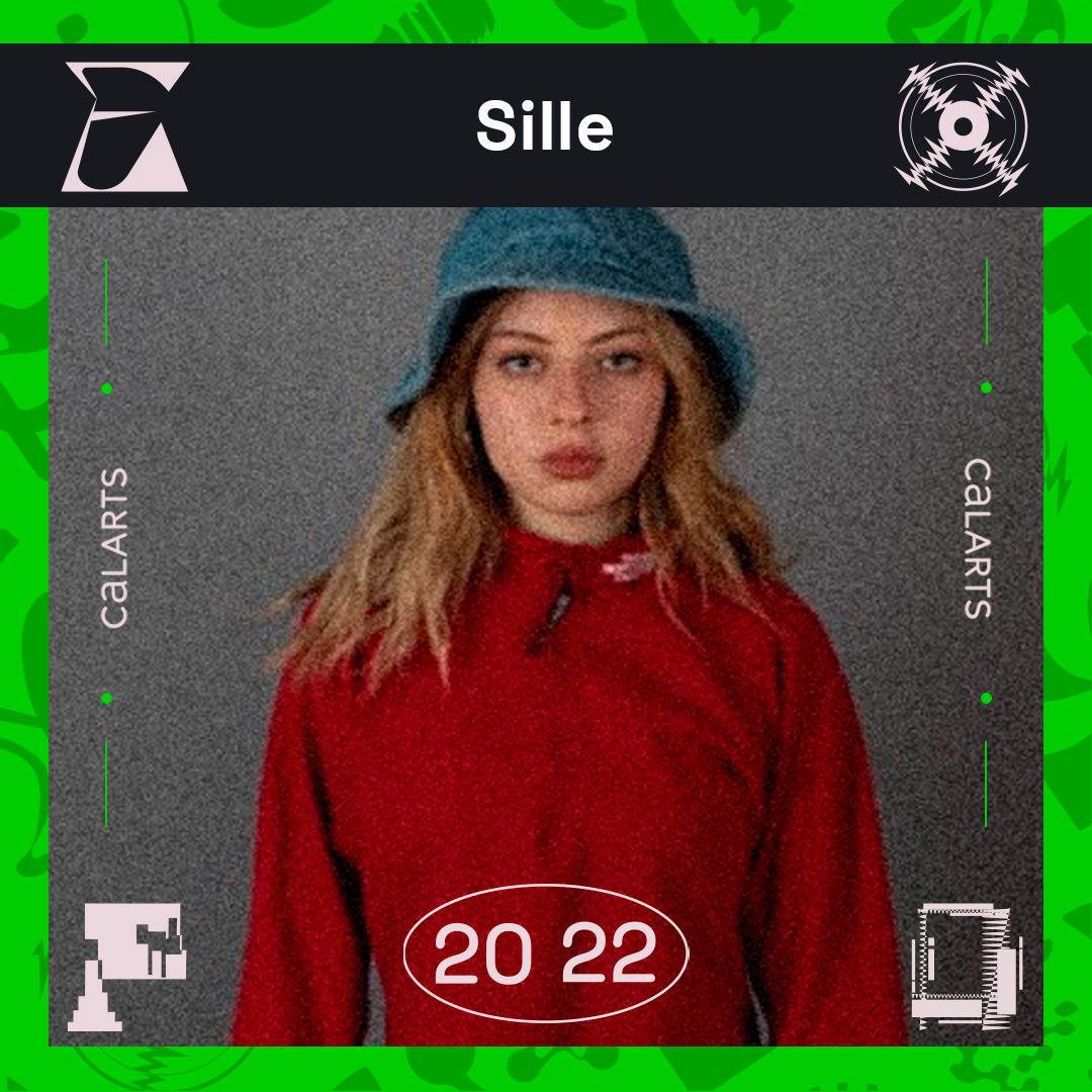 CalArtsExpo's tweet photo. Presenting #CalArtsExpo2022 artist Sille!

Sille is the R&amp;B project of Experimental Pop student Peyton Ellis.

The song they shared at Expo ‘Falling in Love’ is a collaboration with Dorsey Crocker. 

Check out their work: https://t.co/UDjZJsPI3U https://t.co/CSR3sw3Z0v