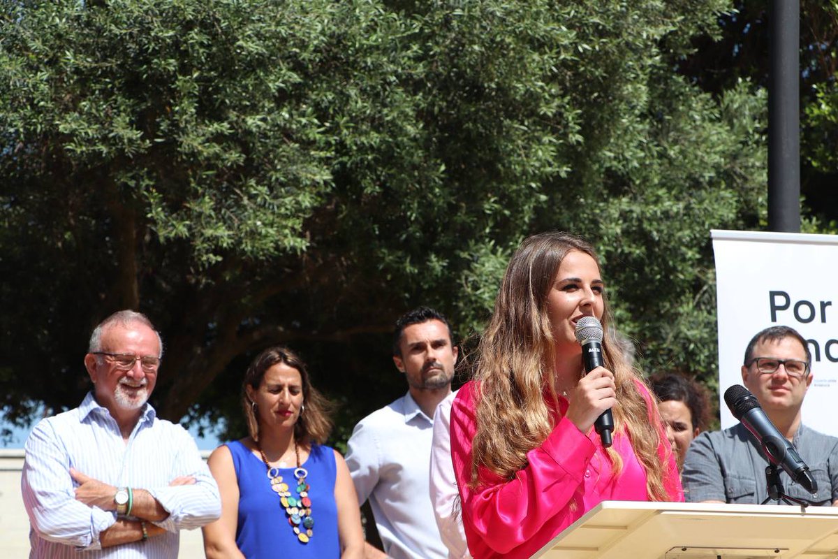 Hoy hemos presentado la candidatura de Por Andalucía en Cádiz. Un proyecto con compañeros y compañeras de organizaciones distintas con las que compartimos luchas por un mundo mejor. Con responsabilidad e ilusión, vamos a dar la batalla desde 
🌈 #PorAndalucía 💚
