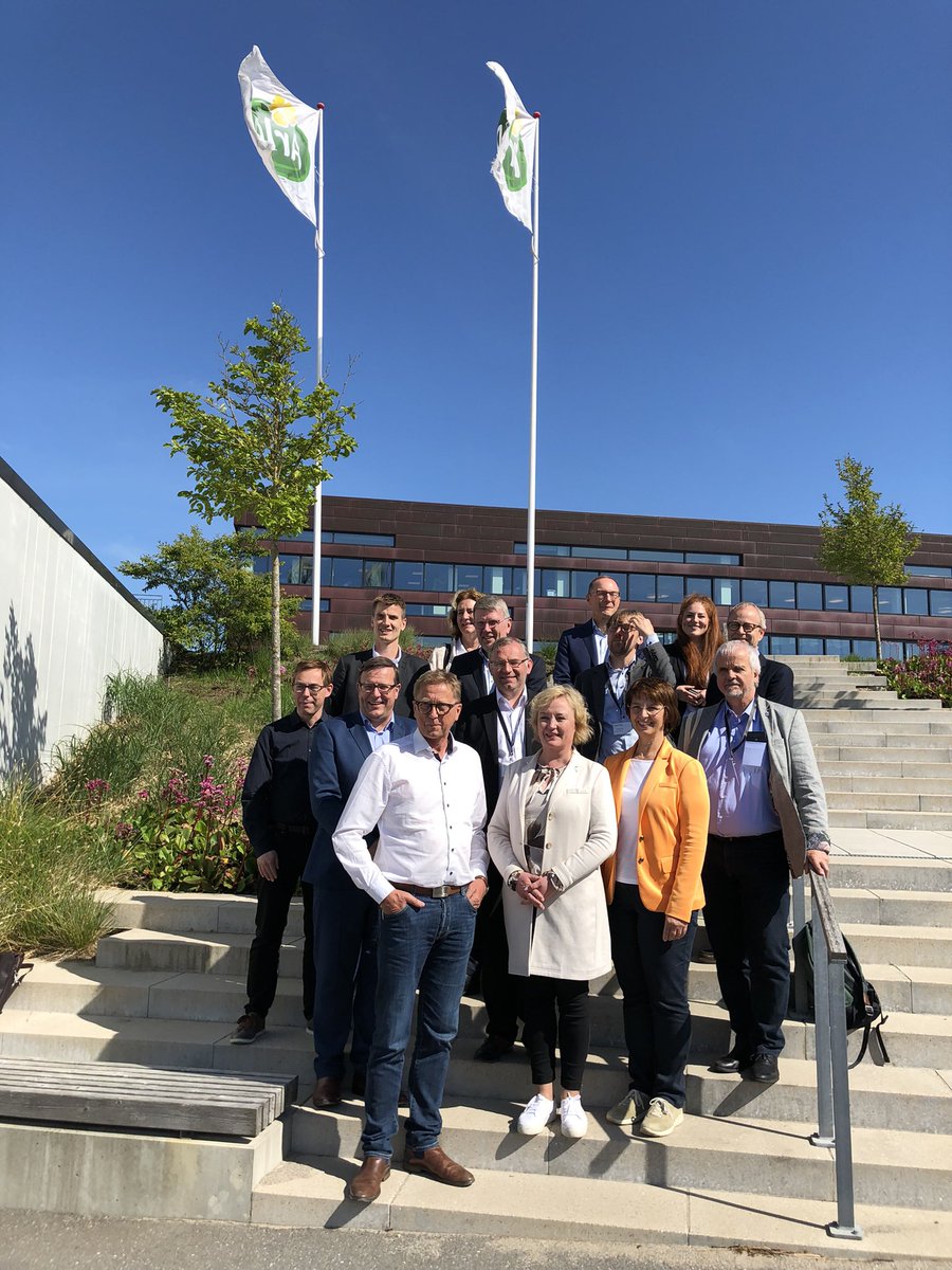 Europarl_DK's tweet photo. .@EP_Agriculture-udvalget med @LinsNorbert og @AsgeriEU i spidsen er i disse dage på inspirationstur i det jyske. I dag blev MEP’erne introduceret til præcisionslandbrug på Løkkegaard i Gylling og dansk fødevareinnovation hos @ArlaDanmark i Viby
#eudk #dkgreen https://t.co/kJj63vHDMx