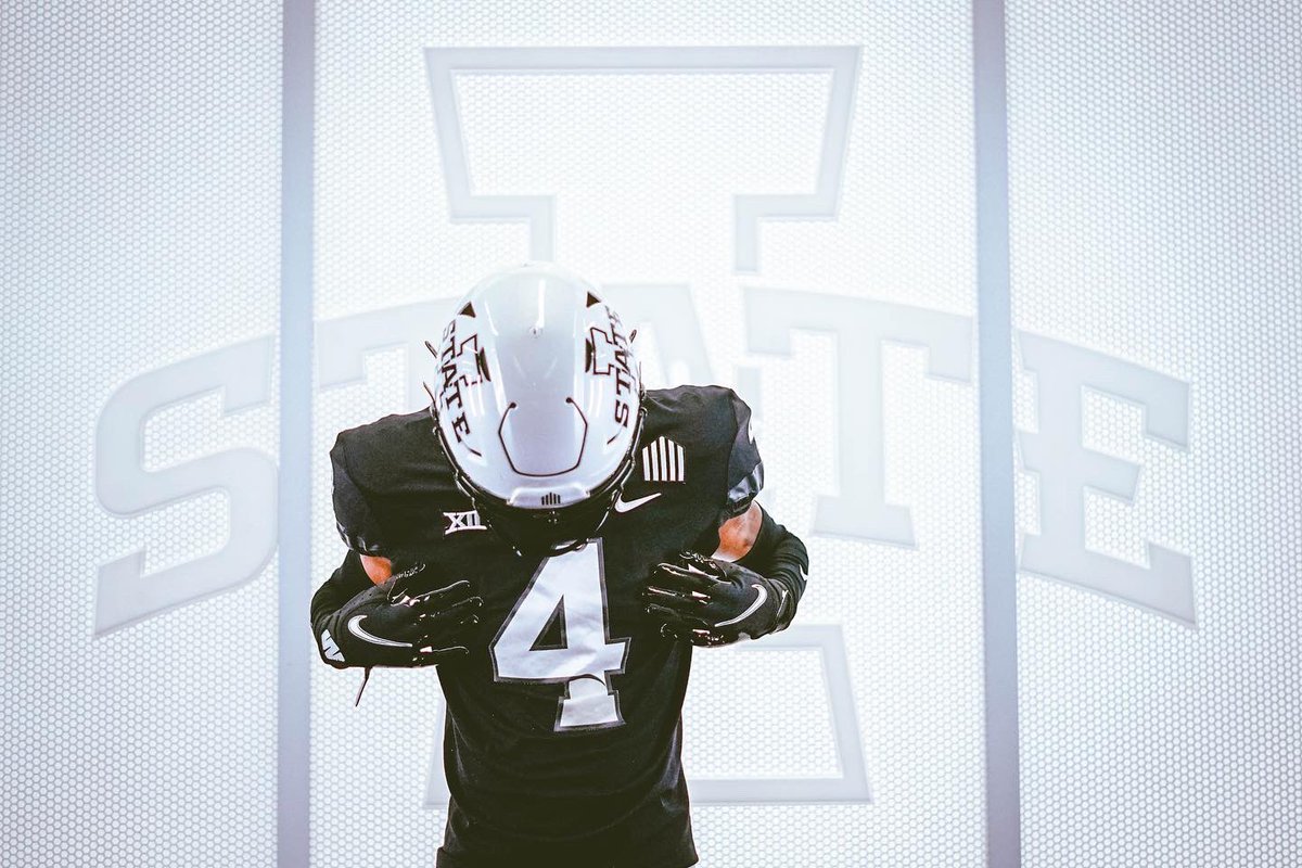 MylesxNorwood's tweet photo. Had a great time on my official visit at Iowa State, appreciate you guys for having my family and I🔴🟡 #CyclONEnation🌪 @ISUMattCampbell @DerekHoodjer @Coach_Kratch @coach_horsepwr https://t.co/dFreyFt5Kp