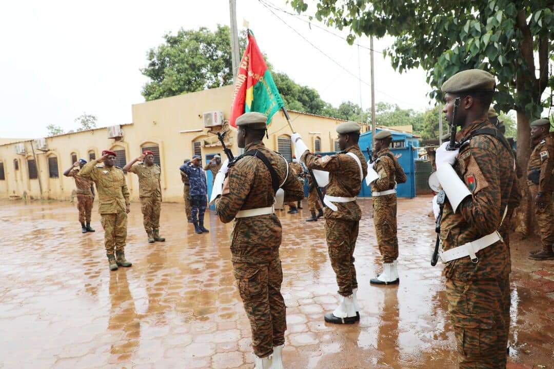 ActualiteBf's tweet photo. #Gendarmerie Nationale  : la Croix du combattant décernée à 15 membres de l’#USIGN https://t.co/eZySX8udZ0 via @ActualiteBf #Lwili #Sécurité #BurkinaFaso #Burkina https://t.co/aUfvkk7mKK