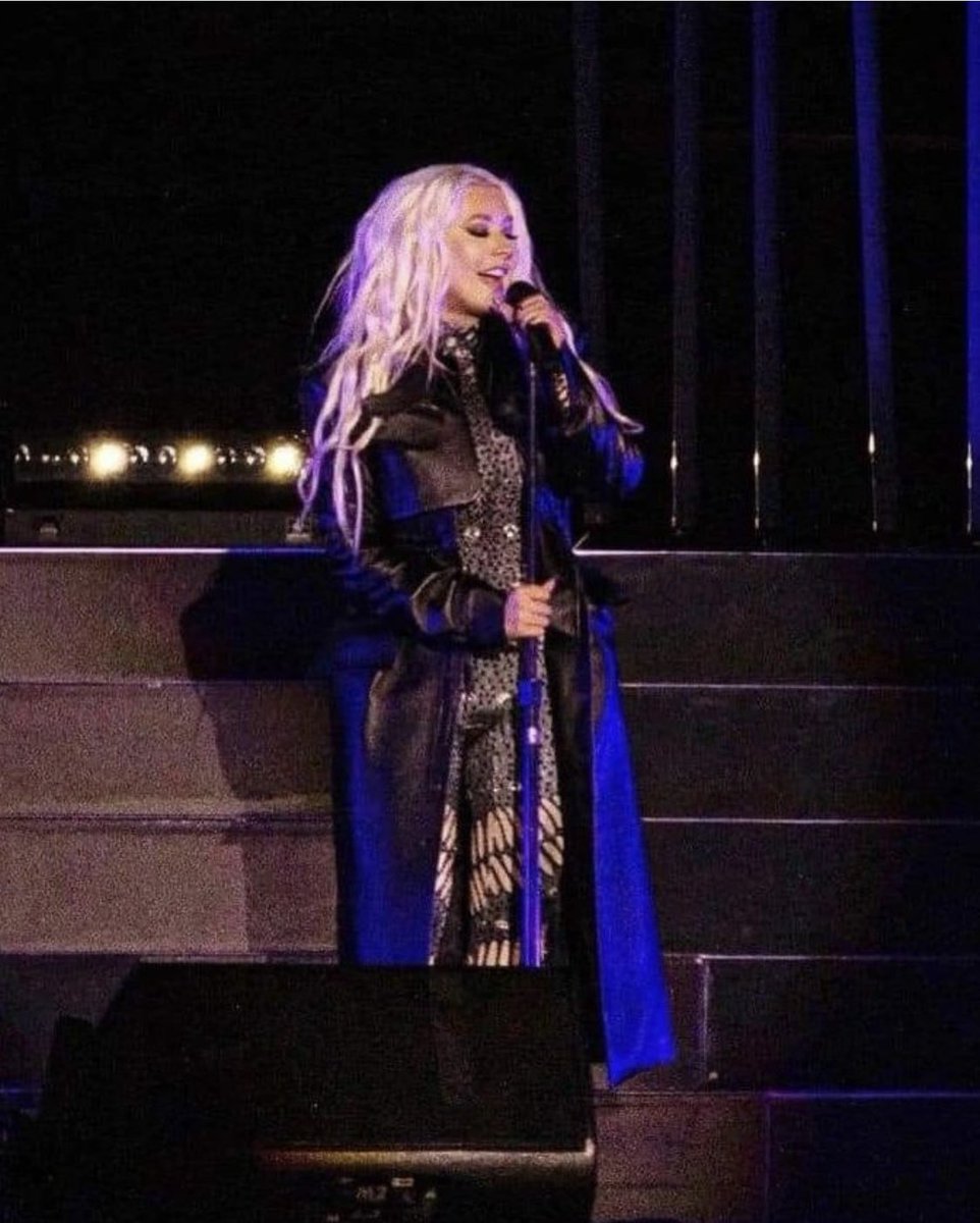 LudoGarnier's tweet photo. https://t.co/YGKs8TWcnm fashion provided for @xtina performance Live at Petco Park Stadium San Diego #xtina #christinaaguilera #show #live #concert #concertoutfit #fashion #fashiondesigner #performance #singer #stadium #stylist #fashionstylist #xtinaaguilera #christinaaguilerafan https://t.co/D88lZWLHSe