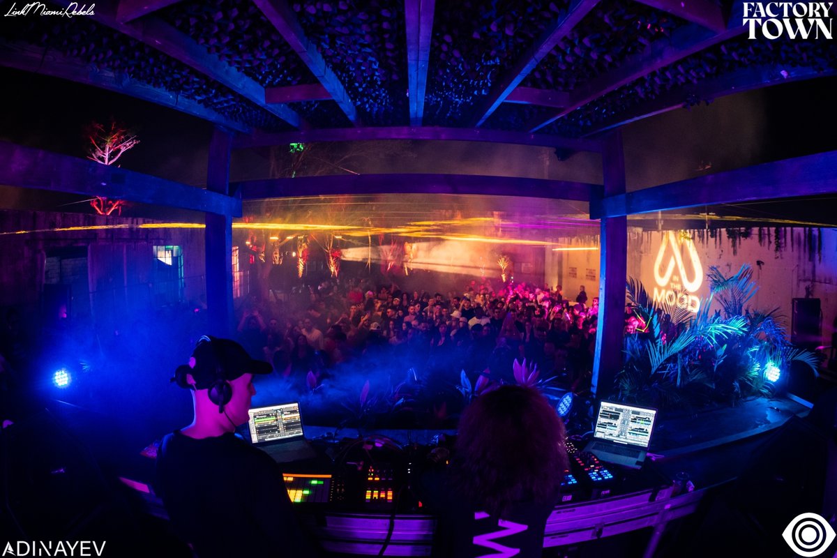 NicoleMoudaber's tweet photo. Have a listen while you're at it. 🏃‍♂️

Live from In The Mood Miami, B2B with @Paco_Osuna. 💣  #ITM420

➡️ https://t.co/an4Wb7YuLC https://t.co/PzLEp3xeMv