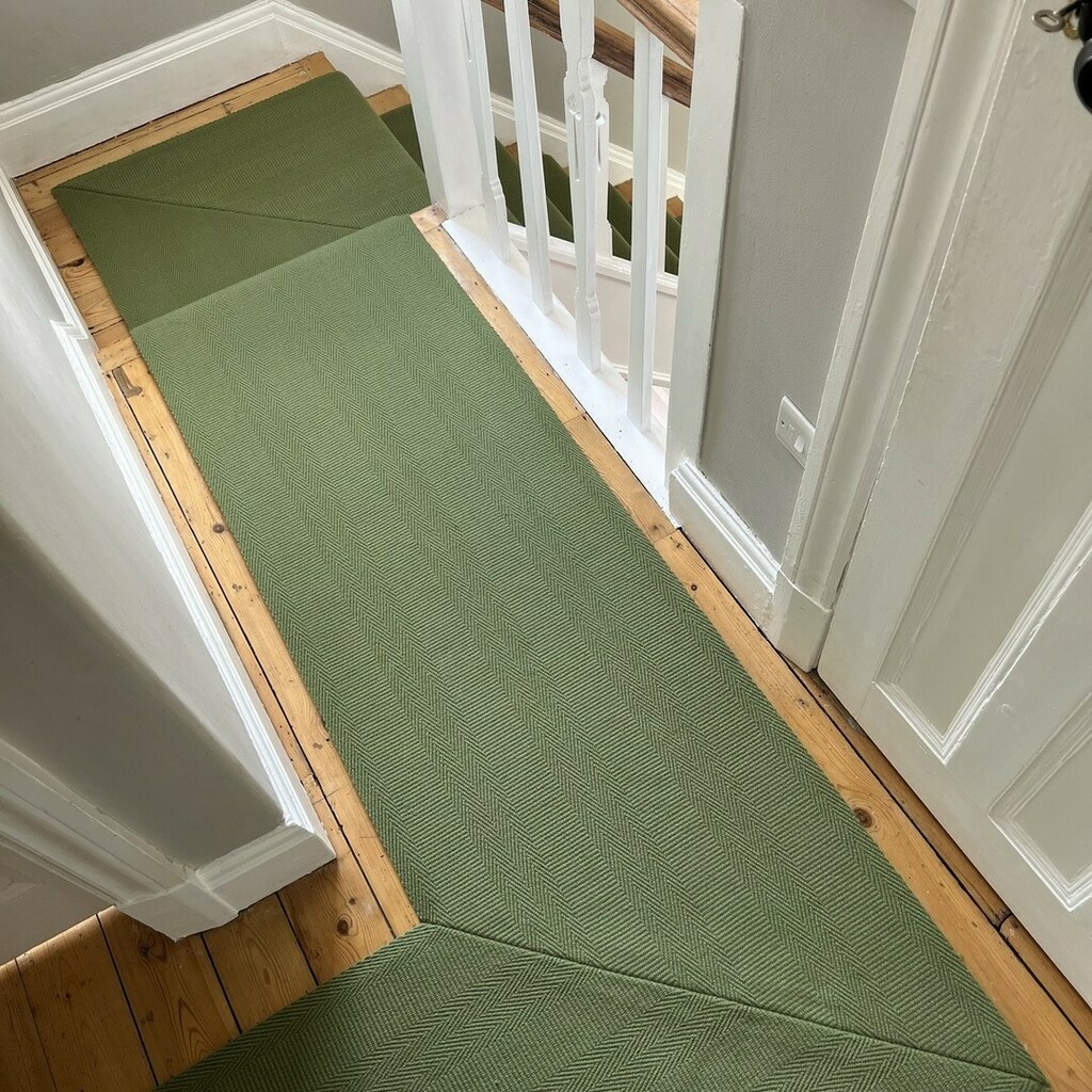 😃A happy customer and one of our longest runners to date! 😃

We are revisiting this fabulous Off the Loom Flatweave runner which spans the stairs and curves through the landing.

It really is very impressive if we say so ourselves!

What do you think… instagr.am/p/Cd6A9YEI6Lx/