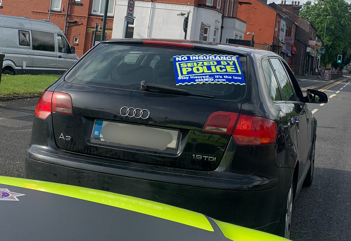 gmptraffic's tweet photo. This vehicle was stopped by #XT54, @GMPOldham due to being in a poor condition. Vehicle didn’t have any insurance, driver didn’t have a licence and he also provided a positive sample of saliva #cannabis. Driver arrested for several offences and vehicle seized #165 #fatal4 https://t.co/QxRHAR8dUA