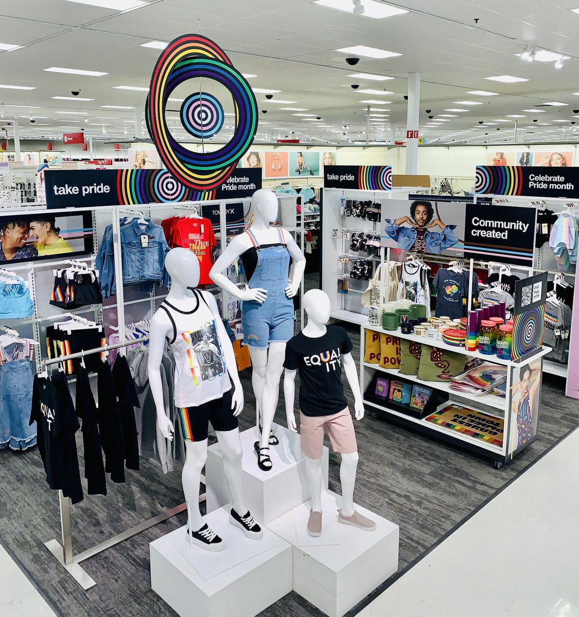 LKDomm's tweet photo. Come check out the new Pride collection at T1241! From apparel and home decor, to accessories and pets, there is something for everyone from our collection! #takepride #T1241 @jackson1_jason @RicaDevas @WillFGibson @MarcAOsborn @alexasparks16 @Target https://t.co/p9tpj1ZBj9