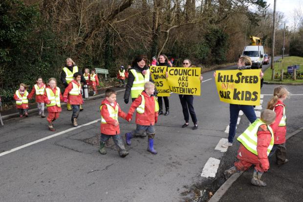 LiveableBromley's tweet photo. #PrattsBottom residents have endured motorists speeding along Rushmore Hill for years.
In 2016 @NewsShopper reported @PBPrimary School's campaign: https://t.co/hq1GOM9LC9
Let's hope new Cllr @JonnyJAndrews steps up road danger reduction.
AI thanks @MPSDarwin for taking action. https://t.co/0WwaN9kTjj