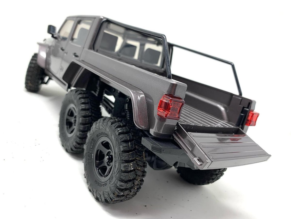 kicks_rc's tweet photo. The new RocHobby 6x6 has just come out.  Review video below https://t.co/Cwbrx9t5v1 https://t.co/LXgd1483ll