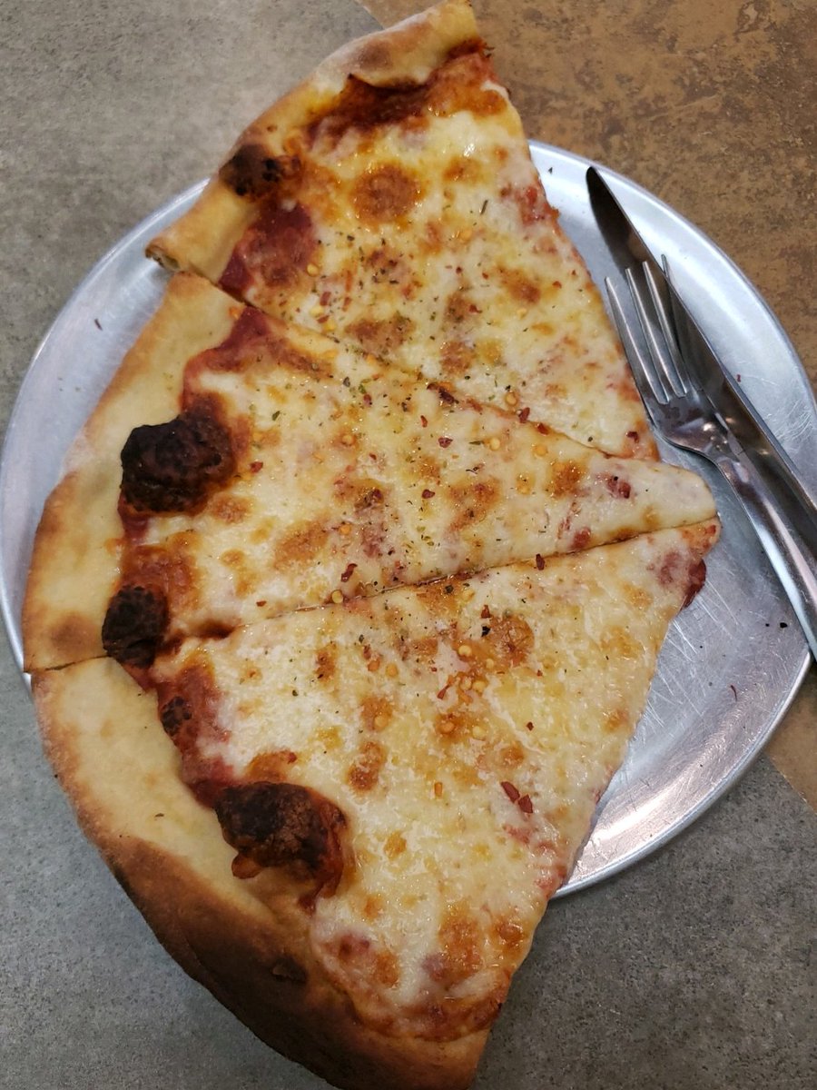Primantibro1's tweet photo. I live in AZ. My buddy still lives in Pittsburgh. HE just went to Mineo's for lunch and sent me this. Is sending this an enforceable crime? @MattStreiff #pressingcharges #lotsofthem #feloniousbehavior https://t.co/vtOsY8IUFy