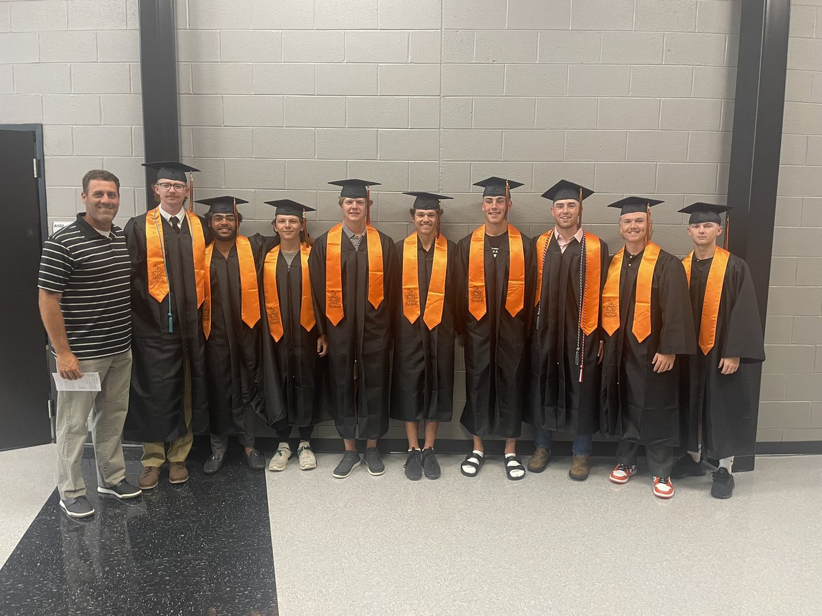 PowellBaseball's tweet photo. Thank you to our PHS administration for staging an early graduation commencement for our 9 seniors Brayden Evans, Layne Doyle, JT Truman, Tyler Emert, Logan Poteet, Conner Bryson, Charlie Smith, Gavin Hayles and Brady Kidd this morning prior to our trip to the state tournament. https://t.co/ZZrvAriVZg