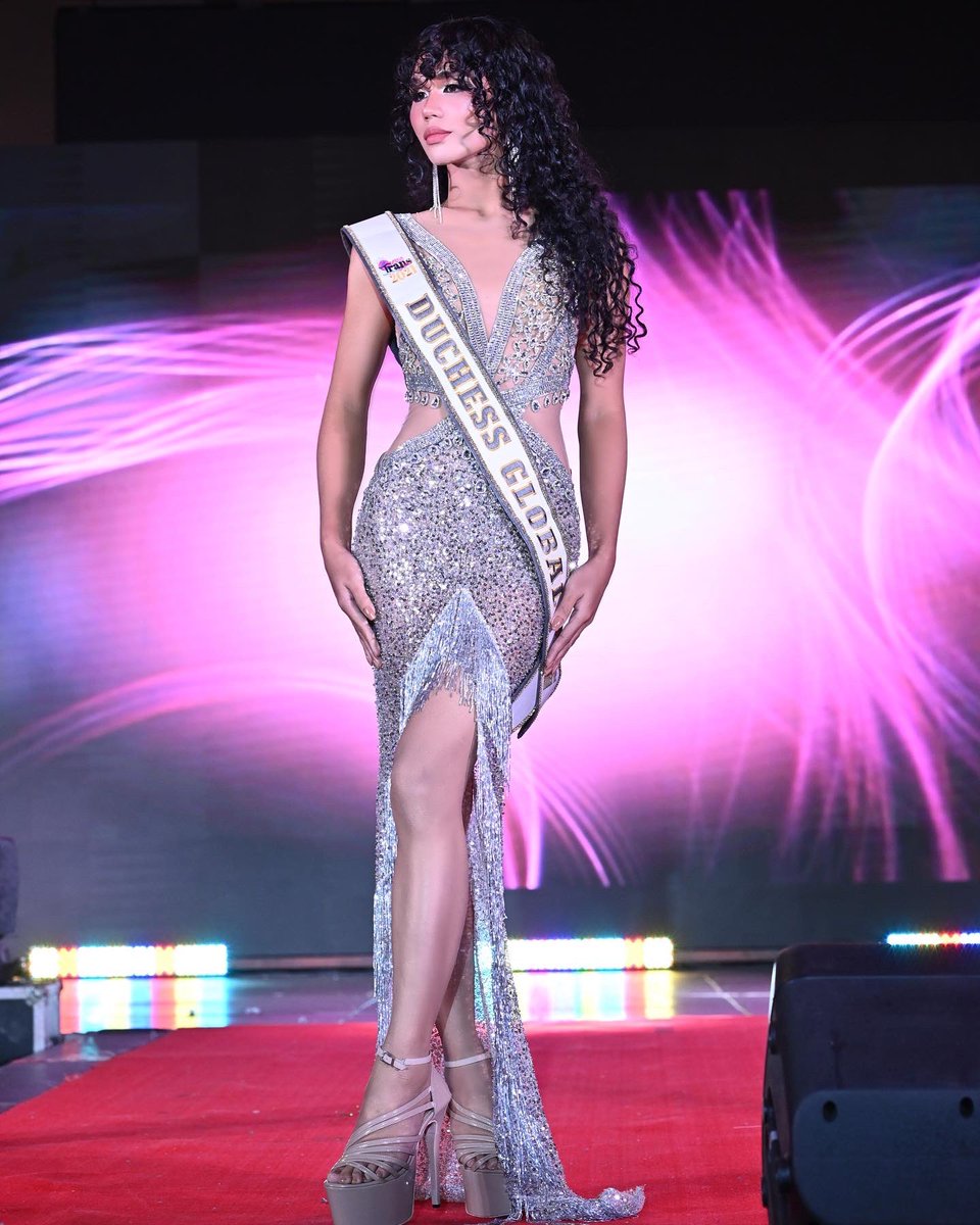 albierevalde's tweet photo. We've come this far not to only come this far. We are not going anywhere.
We are the modern trans Filipinas- unbound and transcendent.
This will forever be #AlBeyond, your leader and queen beyond barriers! https://t.co/idiqIBojHx