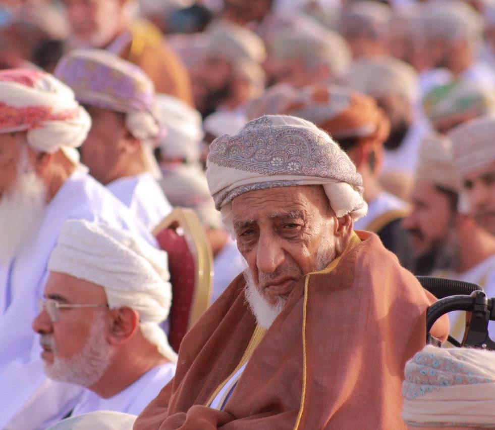 الشيخ يحيى بن خالد بن ناصر المعولي
لازم والده أيام عمله واليًا لكل من الإمام والسلطان وكان نائبًا عنه في غيابه.
شارك ضمن كتيبة المعاول المناصرة للإمام غالب بن علي الهنائي في "دخلة عبري" 
وله الحل والعقد والرأي والمشورة وهو من المرجعيات في الشخصيات والتاريخ الشفوي 
#وادي_المعاول