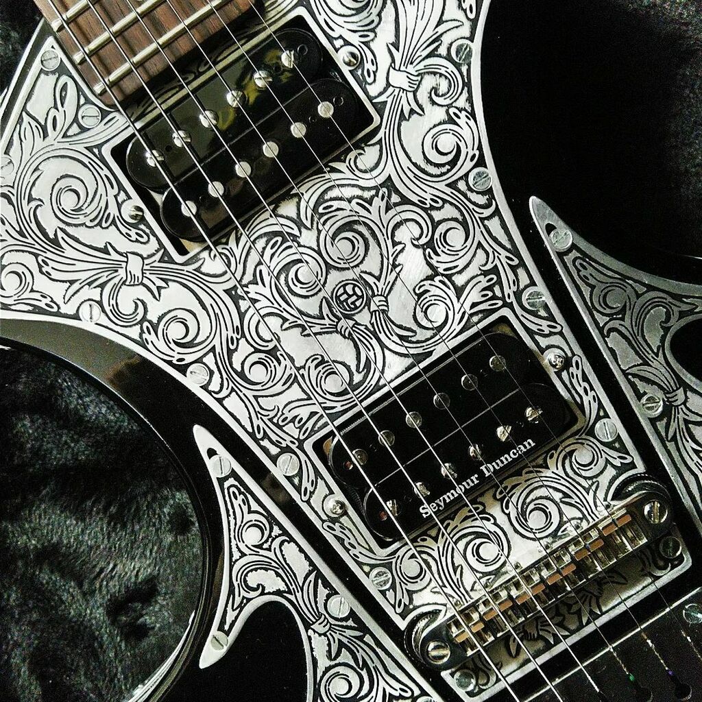 WildGuitarman's tweet photo. Changed bridge pickup ⚙️ Sounds killer 🔥 @fujiyamageishacustomclassics
#fgcc #fujiyamageishacustomclassics #duralumin #metaltop #vshape #electricguitar #seymourduncanpickups #jbmodel #artguitar #V型銀翼 https://t.co/RvhhTBy3kb https://t.co/h0LAq8Qy1r