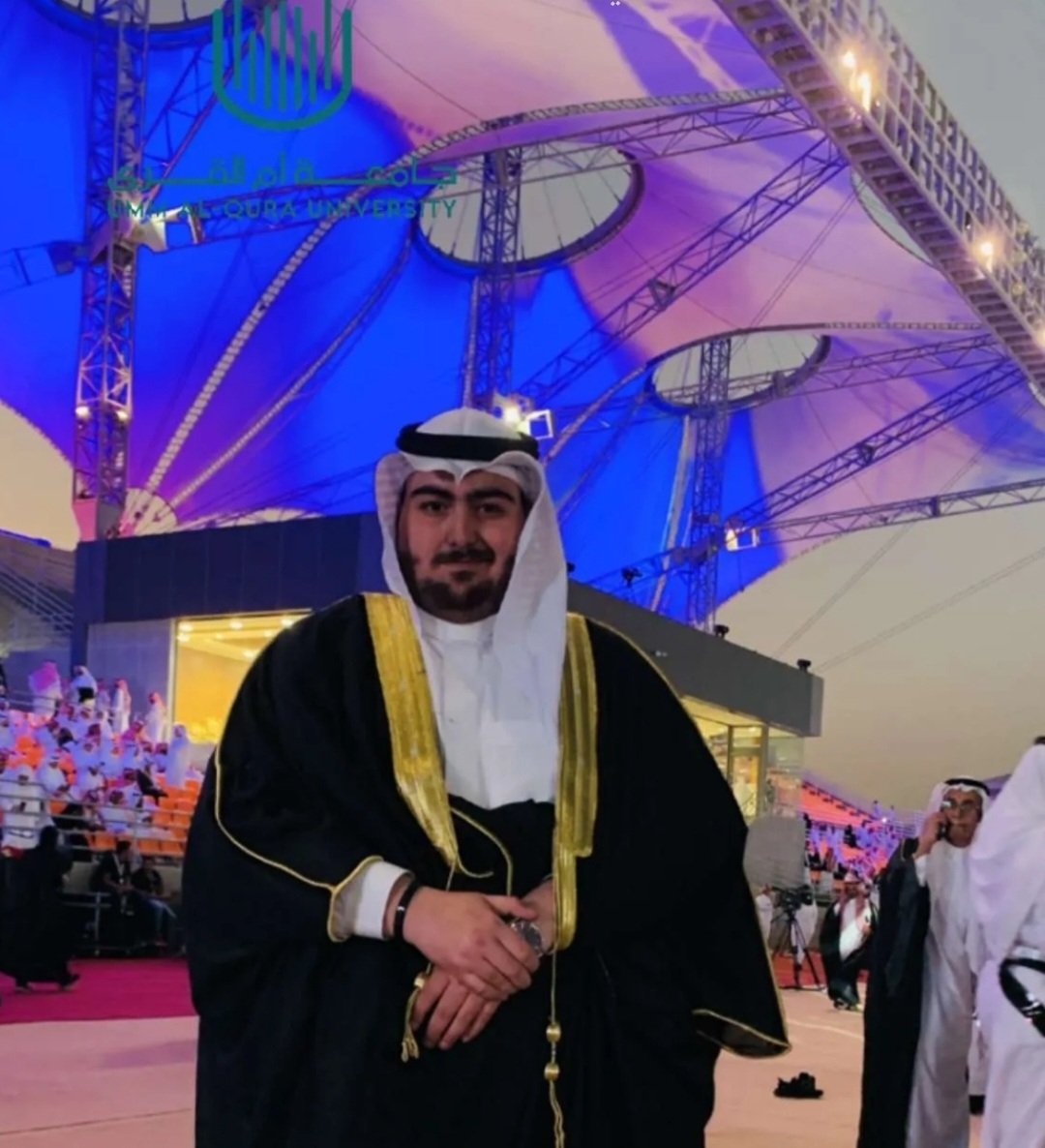 MDosel's tweet photo. الحمدلله على تمام النعمة والمنة تم تخرج اخي حازم دوسل من جامعة ام القرى وحصوله على درجة البكالوريوس
الف مبروك https://t.co/rkh534xpaY