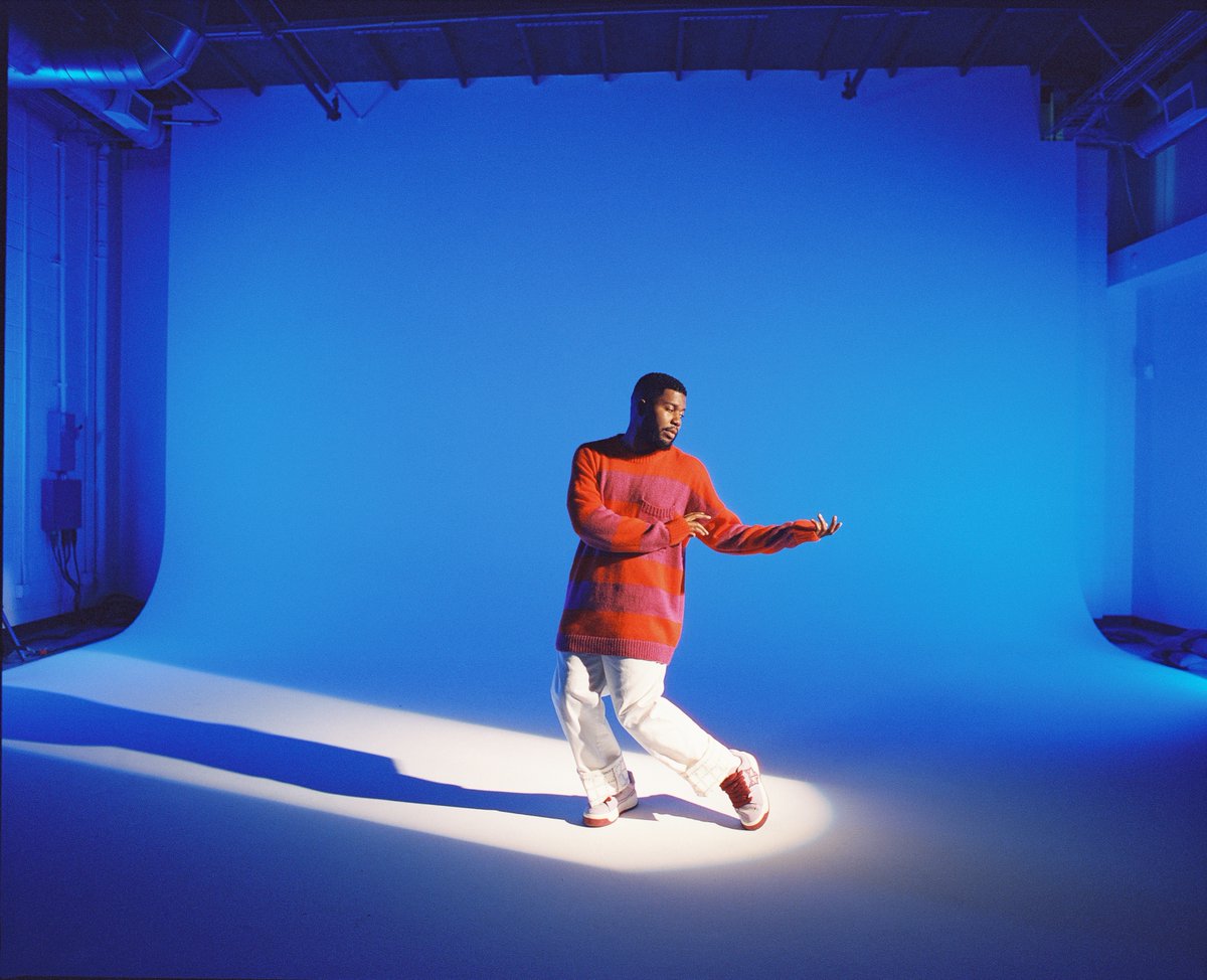linusnhiscamera's tweet photo. a day in the studio with @thegreatkhalid 💙❤️
shot on cinestill 800t ✨🎞️ https://t.co/CbZisnZrT5