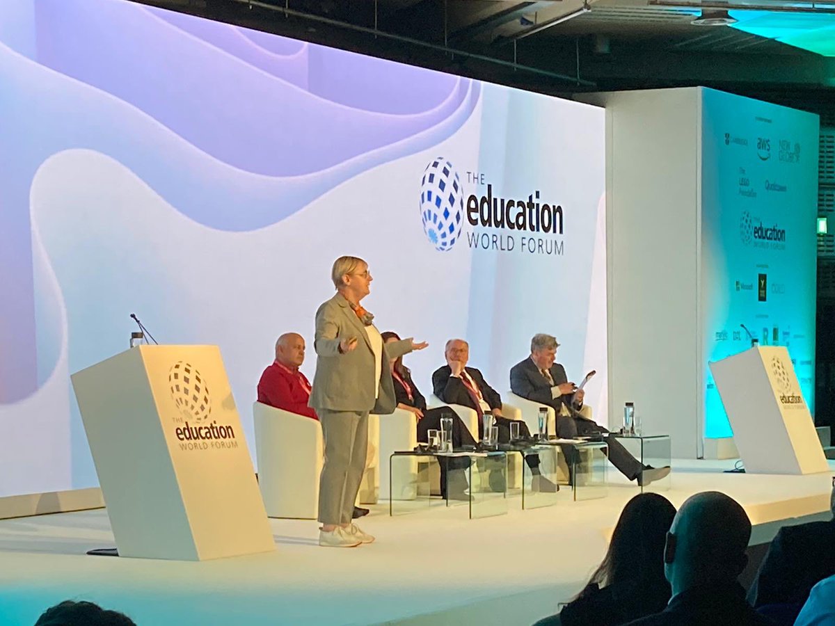 “What can we do for education? When we center learning around students, we not only help them enhance their learning experience, but also help them realize their full potential.” – Isabella Groegor-Cechowiz, VP Sales, Public Sector, AWS #EWF22