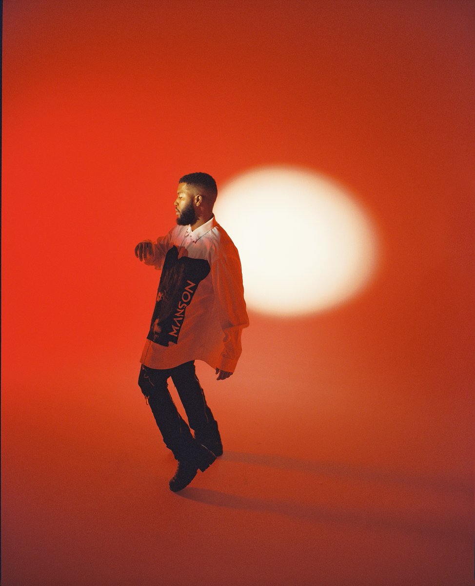 linusnhiscamera's tweet photo. a day in the studio with @thegreatkhalid 💙❤️
shot on cinestill 800t ✨🎞️ https://t.co/CbZisnZrT5