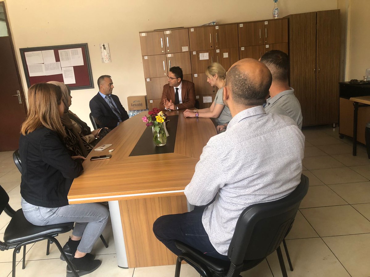 Alparslan İmam Hatip Ortaokulunu ziyaret edip, idareci ve öğretmenlerimizle sohbet ettik. <a href="/tcmeb/">Millî Eğitim Bakanlığı</a> <a href="/aliihsansu_/">Ali İhsan Su</a> <a href="/abdullahciftci7/">Abdullah Çiftçi</a> <a href="/Murat4Kucukali/">Murat Küçükali</a> <a href="/Diyarbakirmem/">Diyarbakır İl Millî Eğitim Müdürlüğü</a>