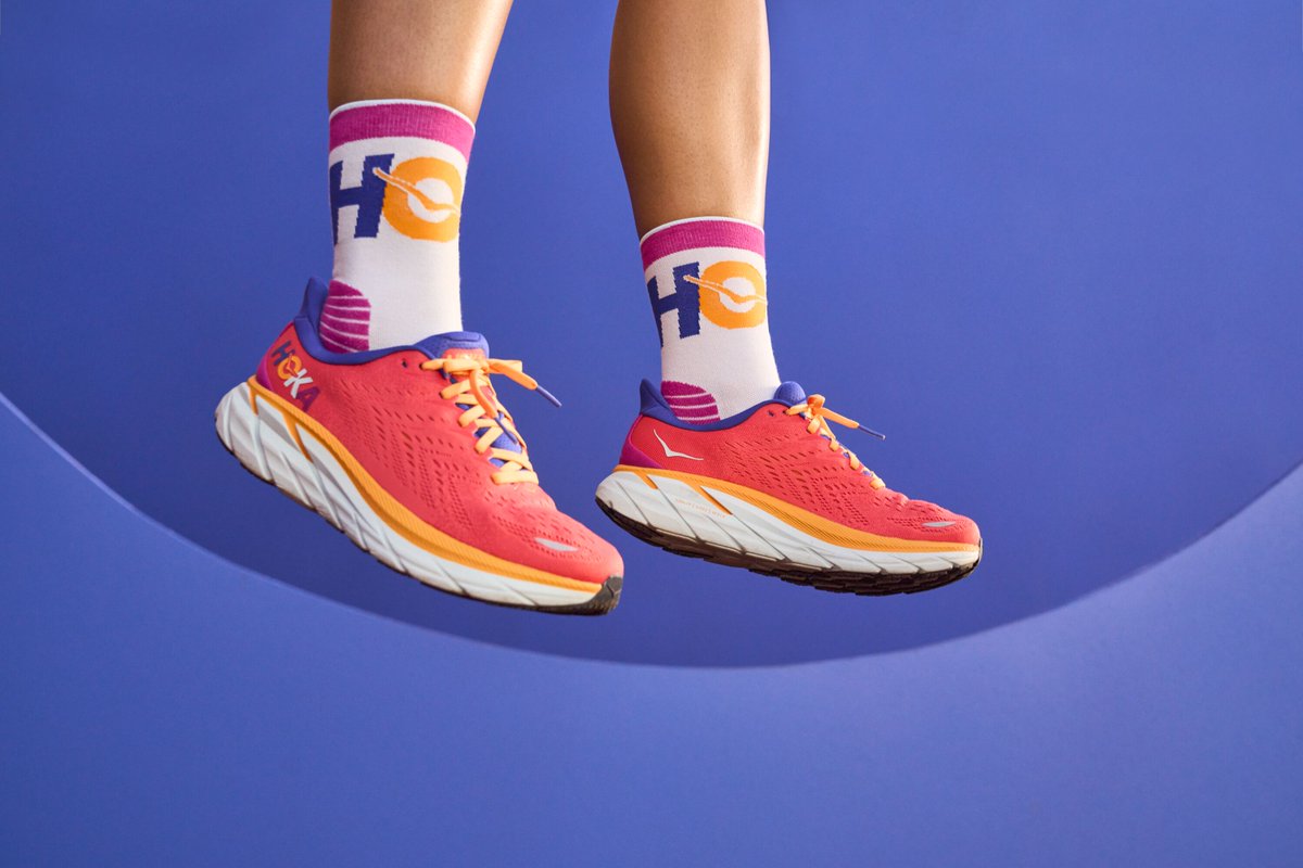 PortlandRunning's tweet image. Join us this week for a special edition of our #ThirstyThursday run to celebrate the launch of the @hoka ST/ART Pack, a bold collection in eyecatching color inspired by the energy of street art. Be prepared to get messy and sweaty! #timetofly #lifeinfullcolor #hokaoneone
