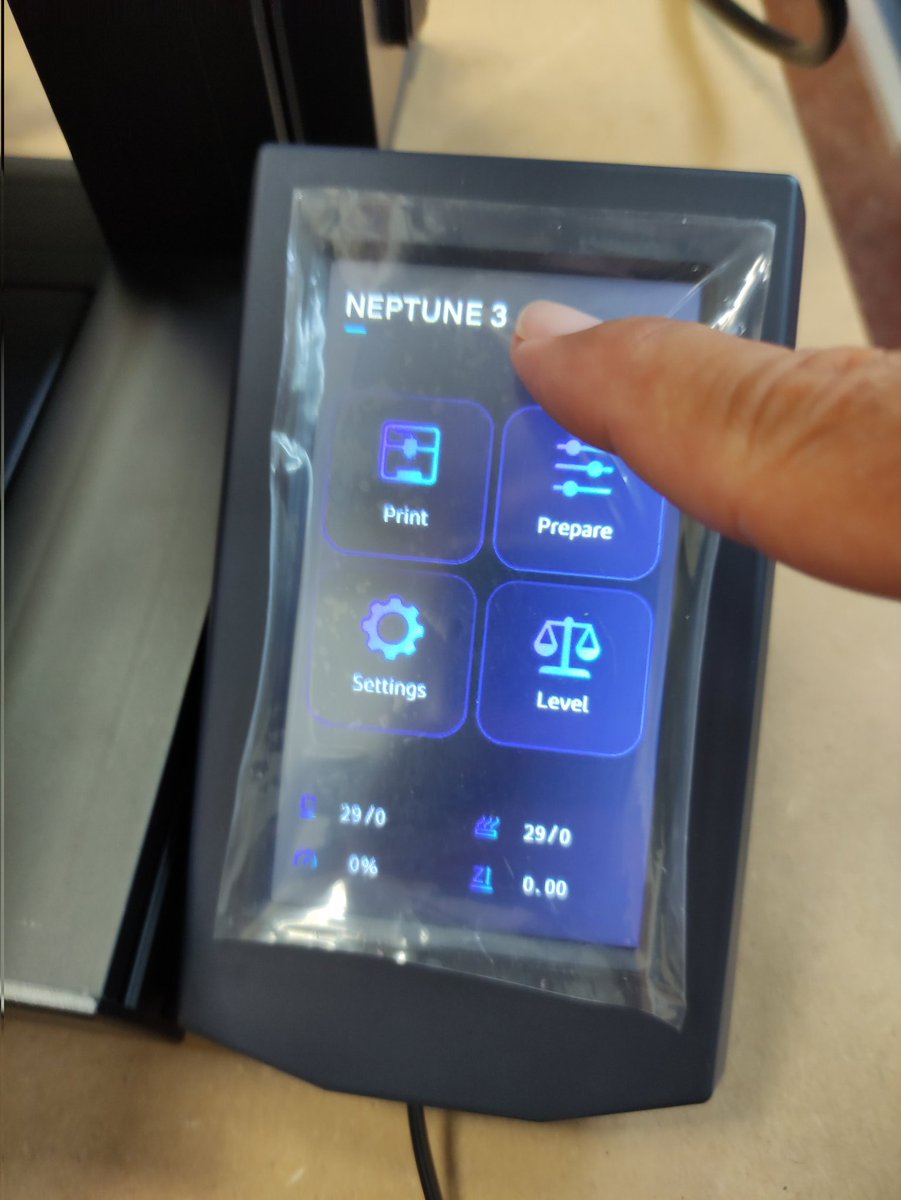 Ahi va la nueva #Neptune 3 de Elegoo🤗