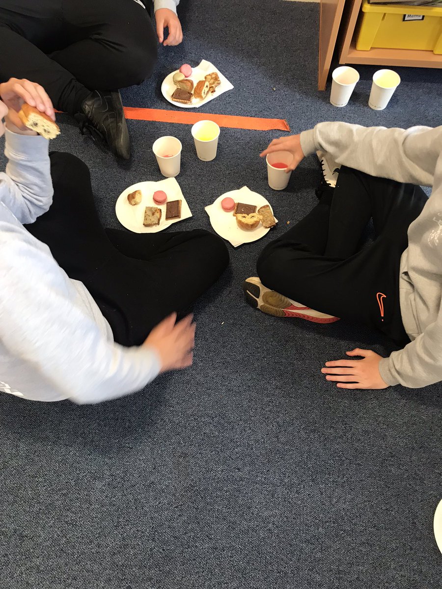 Miss Holmes tweet media