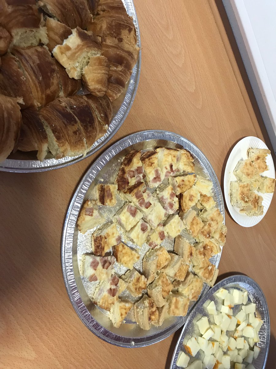 Miss Holmes tweet media