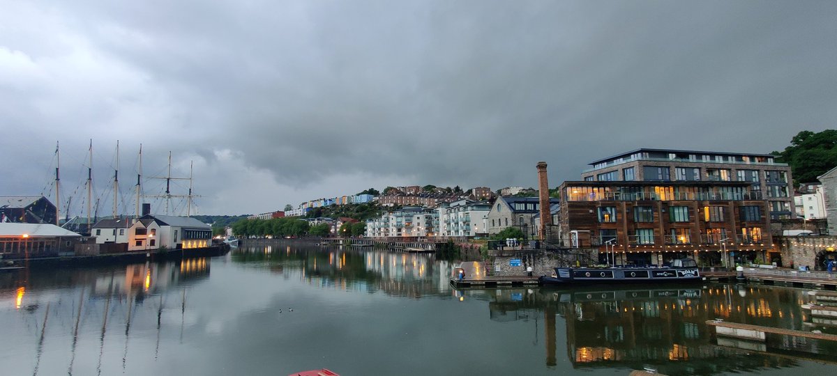 FloatMe2's tweet image. Moody sky.