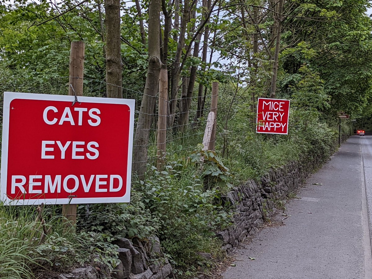 Another one for the @RantyHighwayman collection of road signage! 😅