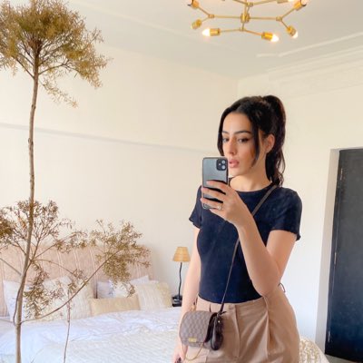 SajidaNain's tweet photo. #NewProfilePic https://t.co/tASNA2d9lK