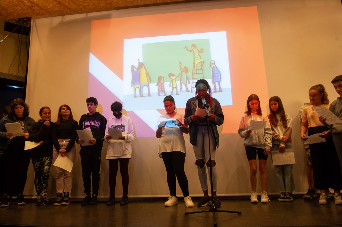 AndoaingoUdala's tweet photo. Para terminar la jornada, l@s adolescentes de #Andoain han presentado el “Plan local de Andoain por el buen trato a la infancia” (realizado en un proceso participativo comunitario, dentro del programa “Trenzas” de @Educo_ONG).
¡Muchas gracias a l@s que lo habéis hecho posible! https://t.co/XszeA2WJE8