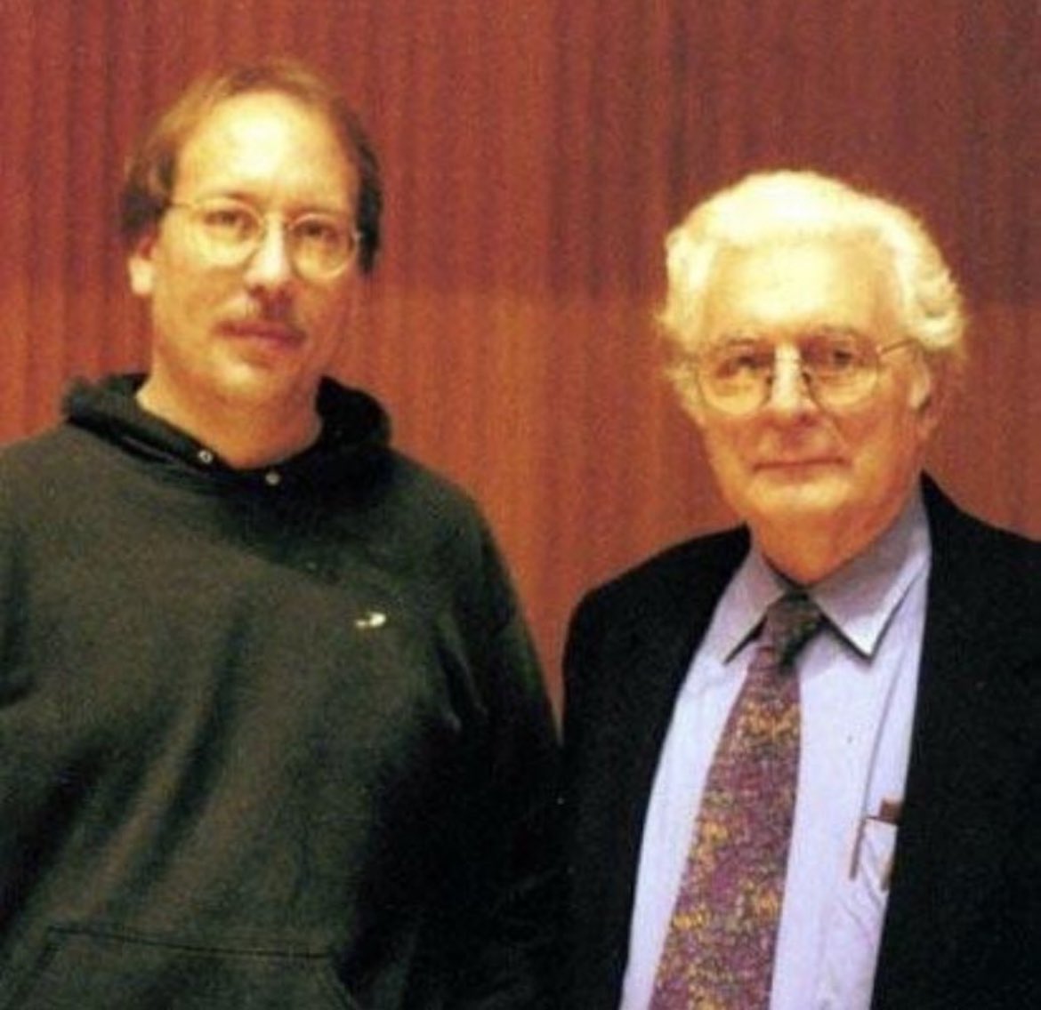 hitchenkelp's tweet photo. Happy Birthday to #BobMoog, I had an opportunity back in 2000 to attend a lecture by Bob at the University of Buffalo, He called a bunch of us up on stage to try the Moog theremin controlling MIDI, every time I sit down at the #Moog It’s hard not to think of Bob. #MoogFoundation https://t.co/uLvHVBTmff