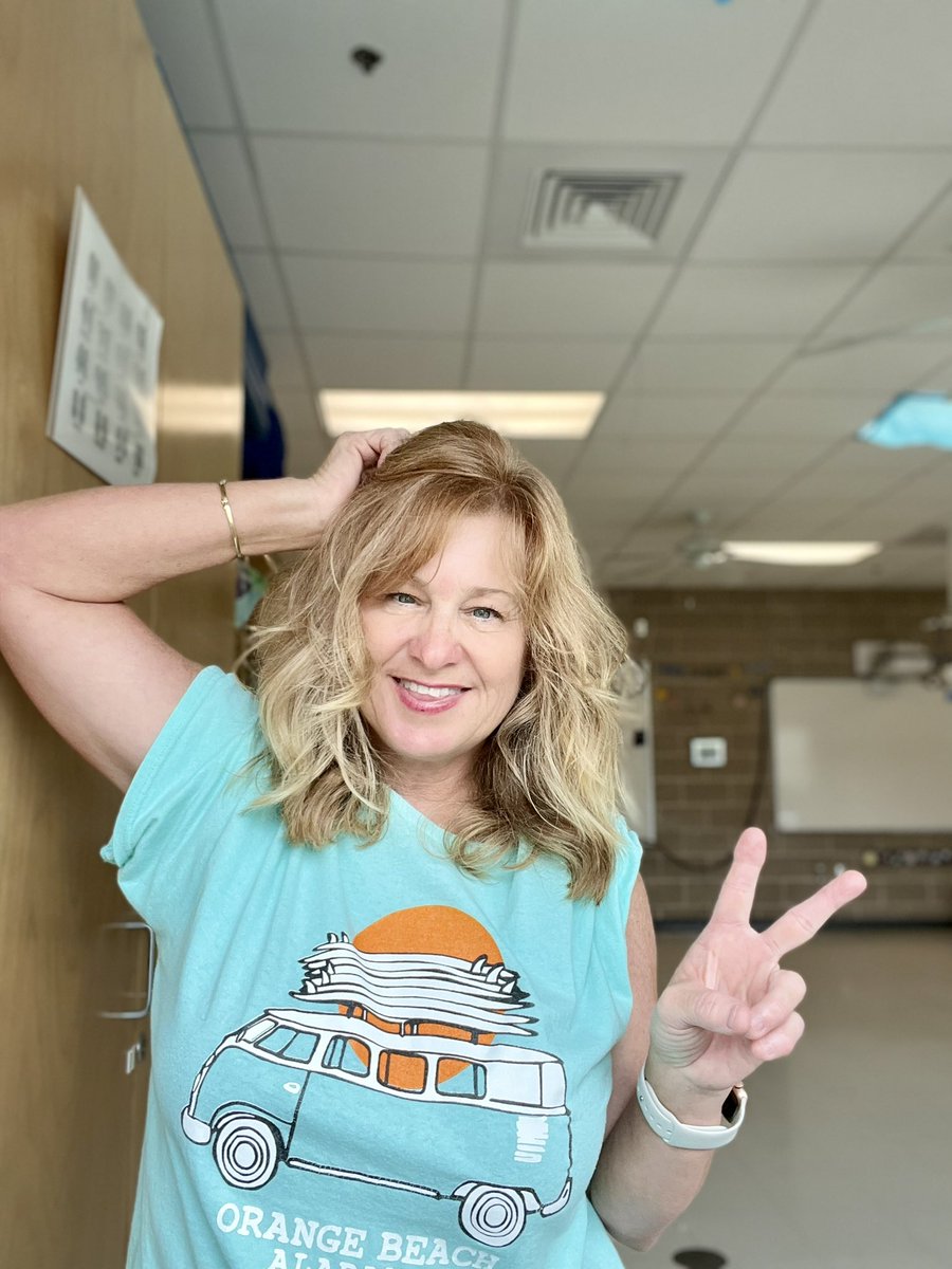 fitandspicy's tweet photo. Last school selfie for the year. Came in today to help get the last of the stuff packed and put away. As you can see behind me is an empty room!! We are heading to lunch now to celebrate THE END!! #LetSummerBegin https://t.co/OtqX8IEikh
