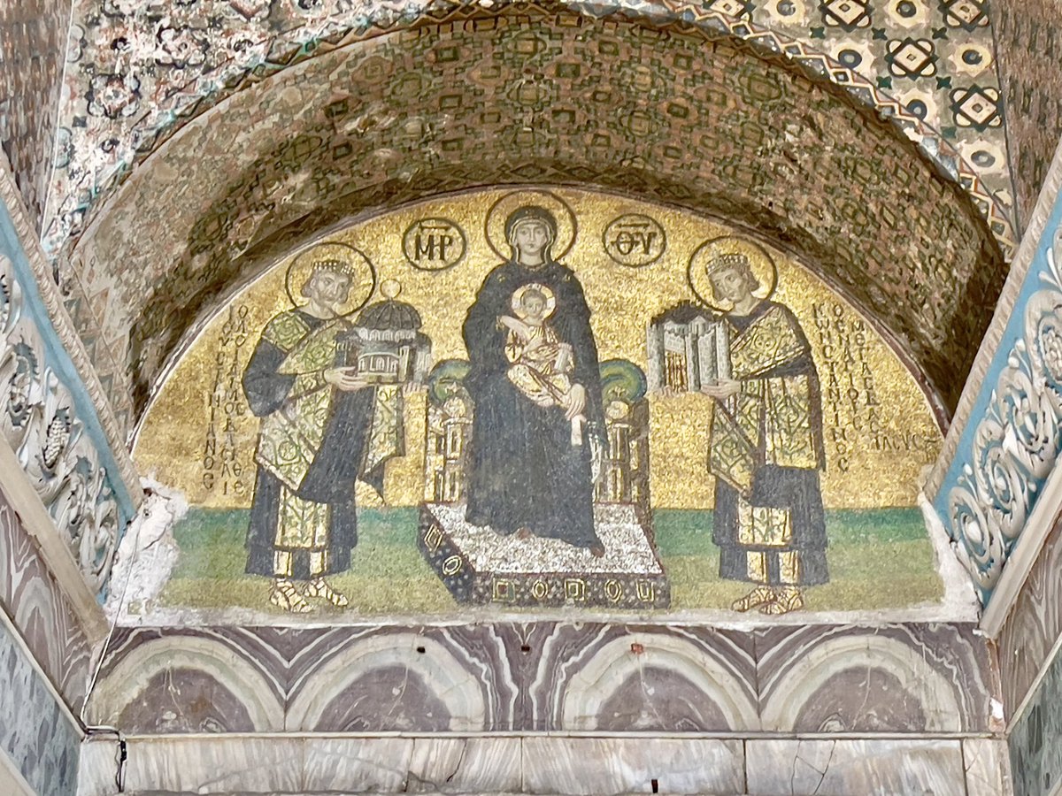 HistTreasure's tweet photo. This mosaic of the Virgin Mary and Christ child being offered gifts by the emperors Constantine(right) and Justinian I(Left), was created during the reign of Basil II 976-1025. It’s located at the S/W entrance of the Hagia Sophia. #mosaicmonday #history #Byzantine https://t.co/RU1rguE0jo