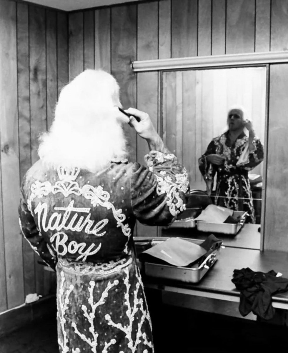 RicFlairNatrBoy's tweet photo. Mirror, Mirror On The Wall, Who’s The Greatest Of Them All? WOOOOO! https://t.co/HvEjeaGtms