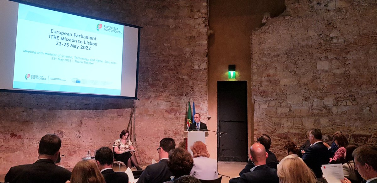 ciencia_pt's tweet photo. A Comissão Parlamentar @ITRE, reuniu com a @ciencia_pt, e com um conjunto de investigadores, numa sessão de apresentação de projetos científicos, desenvolvidos por diversos investigadores de instituições de ensino superior e centros de investigação científica nacionais. https://t.co/YiZ4eAc57t
