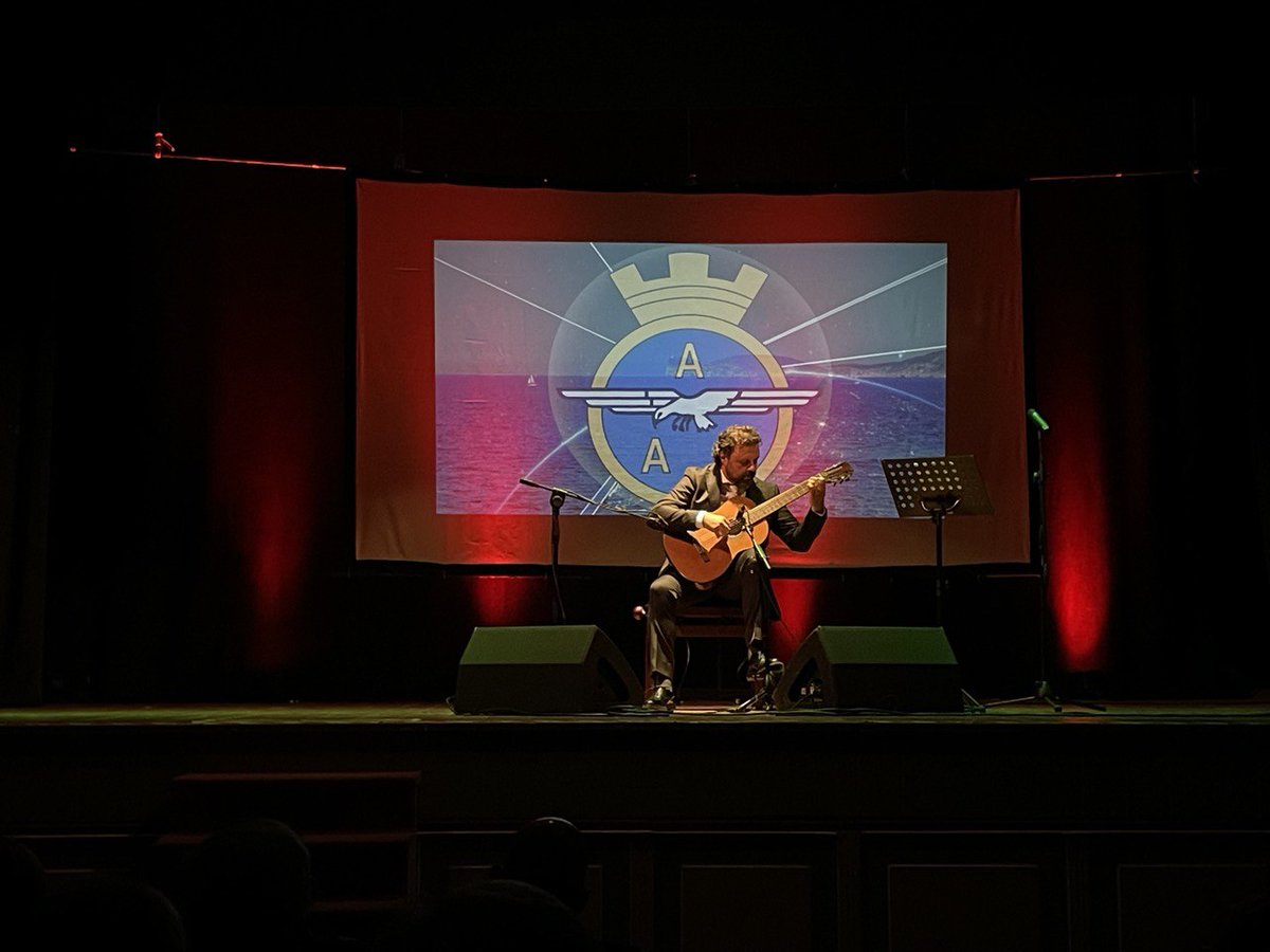 assoaeroarma's tweet photo. XXI #Raduno Nazionale dell'Associazione Arma Aeronautica #AviatoridItalia, 20-22 maggio 2022, #Alghero
Riviviamo i Concerti di chitarra classica del Maestro Rocchi e della Banda Militare #AeronauticaMilitare, #FrecceTricolori e la sfilata di radunisti!
#RadunoAAA #AAA70 #Sardegna https://t.co/BaEF9dNwfc