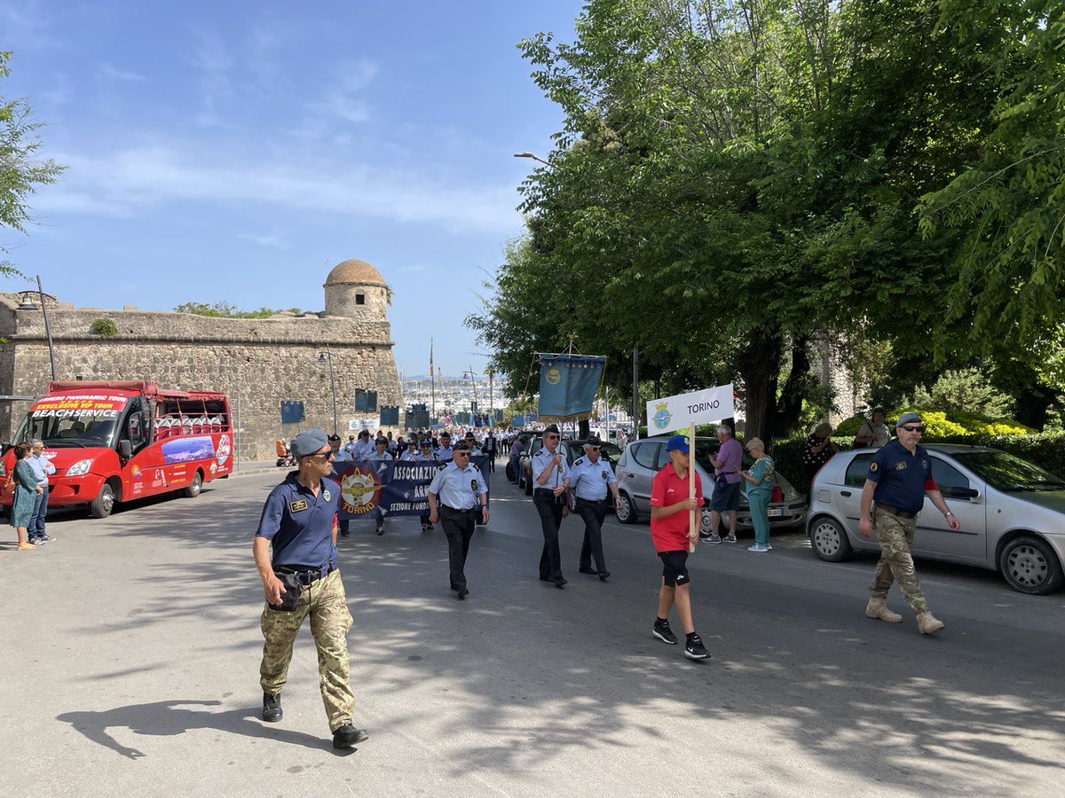 assoaeroarma's tweet photo. XXI #Raduno Nazionale dell'Associazione Arma Aeronautica #AviatoridItalia, 20-22 maggio 2022, #Alghero
Riviviamo i Concerti di chitarra classica del Maestro Rocchi e della Banda Militare #AeronauticaMilitare, #FrecceTricolori e la sfilata di radunisti!
#RadunoAAA #AAA70 #Sardegna https://t.co/BaEF9dNwfc