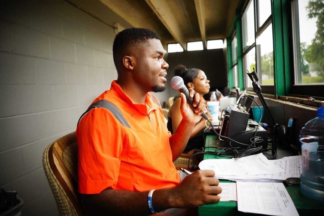 J_Tanelus17's tweet photo. I had an amazing experience being the PA announcer (first time announcing) for the softball, baseball and volleyball games for the 2021-2022 season.
I would like to thank @ReeeeeYA for providing this opportunity.
I may continue next season 👀 As always GO RATTLERS. 🐍🔥💪🏾 https://t.co/KDDpW1RAYf