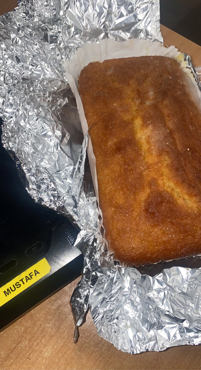 A customer baked me a lemon drizzle cake as a gesture of appreciation for the “fantastic customer service” she received from me. Talk about going above and beyond 🤌🏻🍋🤩 <a href="/tom_coghill/">Tom Coghill</a> <a href="/clairegrimes111/">Claire Graham</a> <a href="/pflanagan92/">Patrick Flanagan</a> <a href="/eracsanders/">Tom Sanders</a>